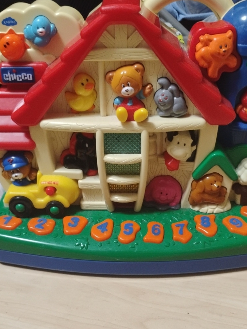 chic Red, White, Green Interactive Farm Learning Toy